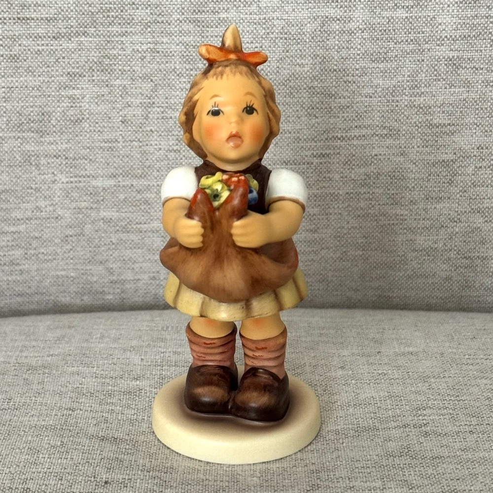 Valentine Loving Wishes - Goebel M. I. Hummel Special Edition Figurine TMK8